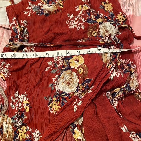 Halter Dress w/side slit Size L - Picture 6 of 7